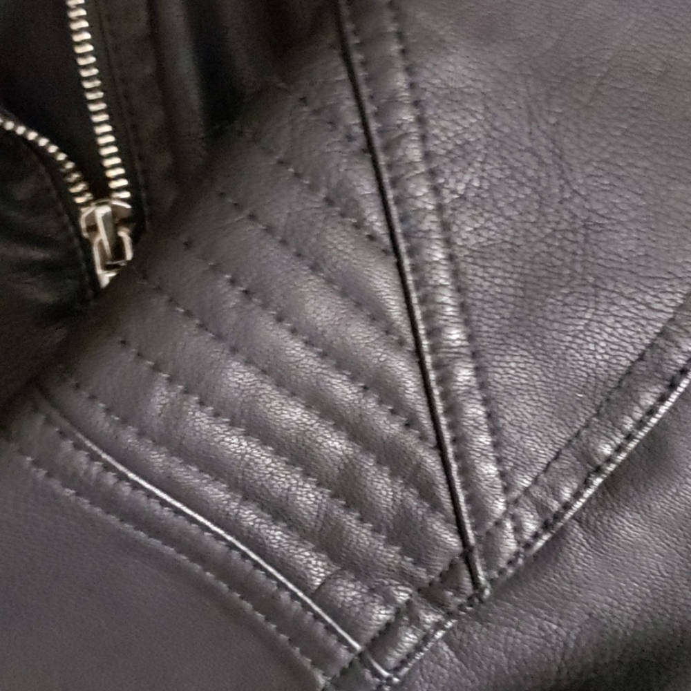 FIRM 🚫 LOWBALLING BLACK GUESS MOTO JACKET - Picture 8 of 8